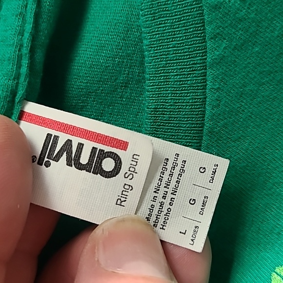 Christmas T-shirt Size Large Green "Bite Me" Gingerbread Man Whimsical Fun Cute - Picture 5 of 6